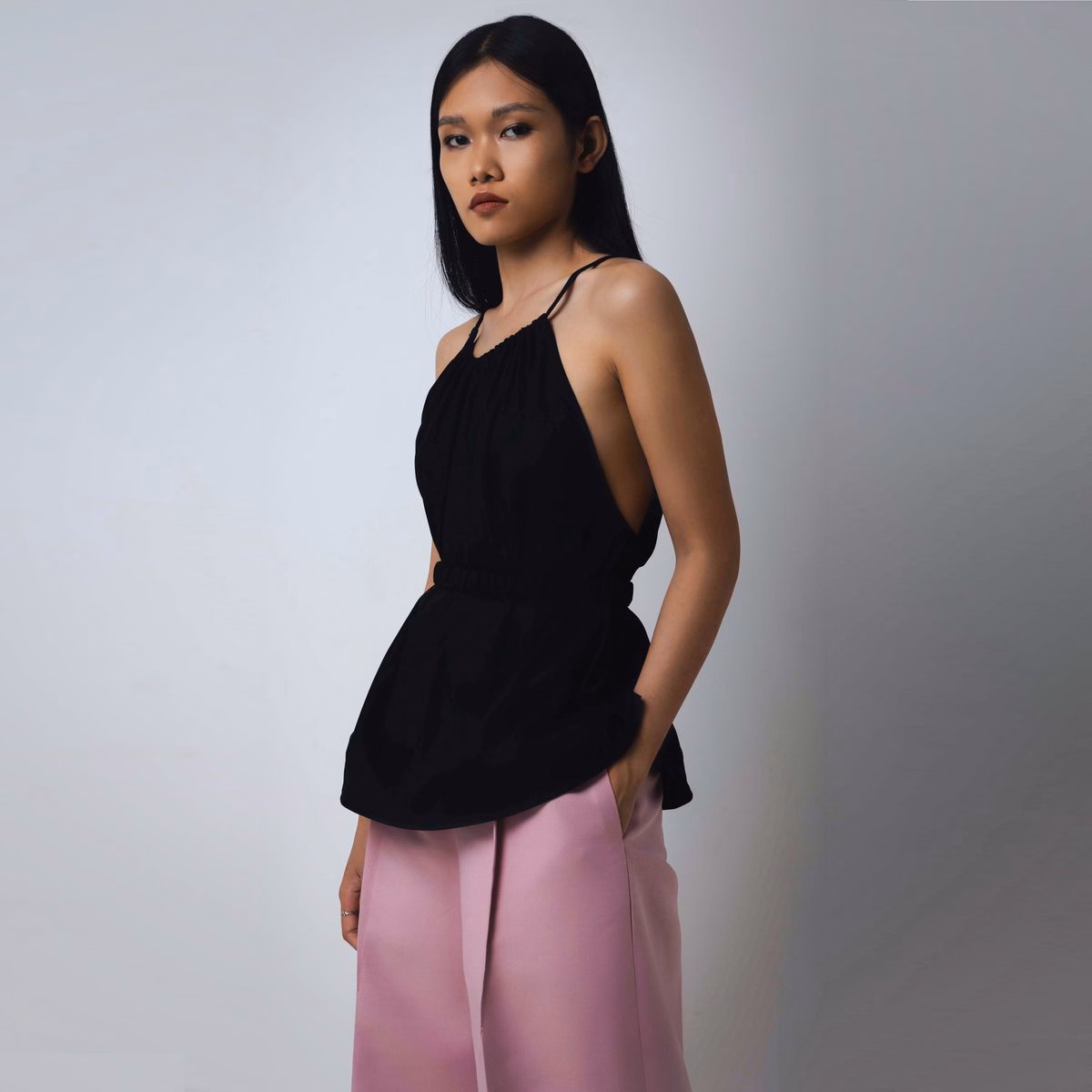 Áo Yếm Nhún Cổ Hở Lưng Halter Top - Conin - Ảnh 2