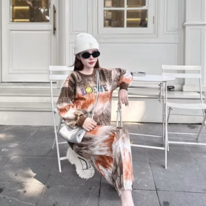 Sét Bộ Đồ Nỉ Nữ Cổ Tròn In Họa Tiết 5D Nhiều Chữ Loewe - Htm Fashion