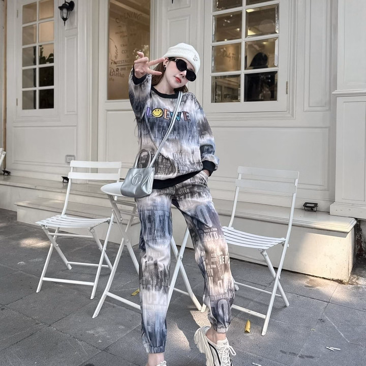 Sét Bộ Đồ Nỉ Nữ Cổ Tròn In Họa Tiết 5D Nhiều Chữ Loewe - Htm Fashion - Ảnh 8