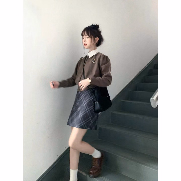 Chân Váy Chữ A Chất Dạ Phối Họa Tiết Kẻ Sọc Phong Cách Hàn Quốc Dành Cho Bạn Nữ - Chipxinhxk