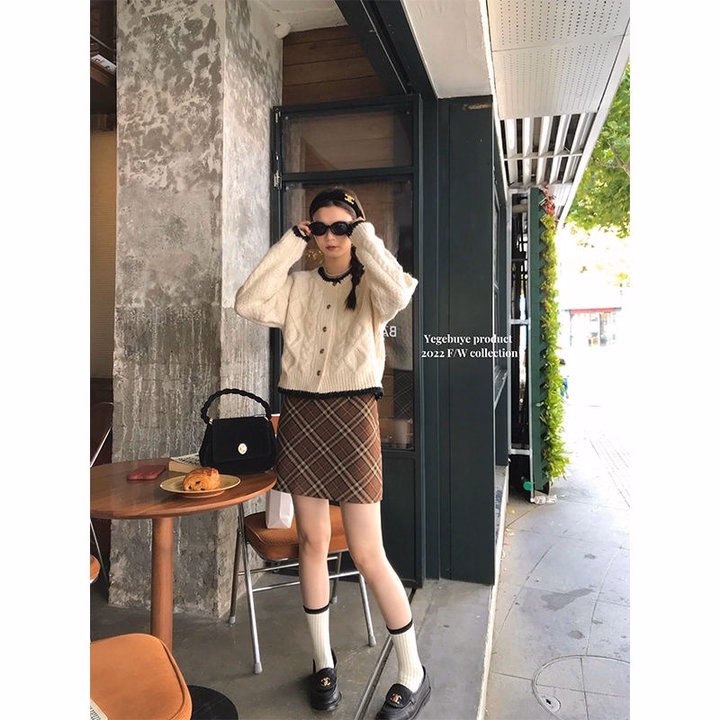 Chân Váy Chữ A Chất Dạ Phối Họa Tiết Kẻ Sọc Phong Cách Hàn Quốc Dành Cho Bạn Nữ - Chipxinhxk - Ảnh 2