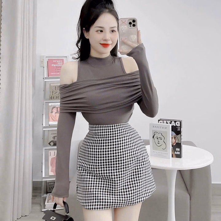 Áo Kiểu Hở Vai Nhũ Tay Dài - Lê Phương Boutique - Ảnh 3