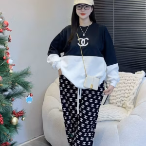 Set Bộ Đồ Thun Nữ Nỉ In Caro Sọc In Chữ Gcc Siêu Ngầu Phong Cách Hot - Htm Fahsion