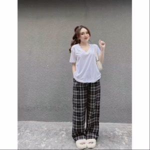 Set Bộ Nữ Quần Caro Rộng Cạp Chun + Áo Phông Cổ Tim Thụng