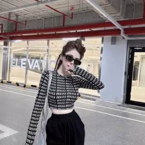 Áo Kiểu Thun Tăm Lạnh Tay Dài Min Min Form Ngắn - Lê Phương Boutique