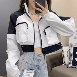 Áo Khoác Dù Nữ Croptop Dáng Lửng Phối Túi Hộp Có Khóa Kéo Sang Chảnh - Htm Fashion