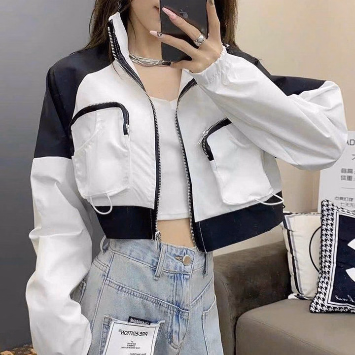 Áo Khoác Dù Nữ Croptop Dáng Lửng Phối Túi Hộp Có Khóa Kéo Sang Chảnh - Htm Fashion