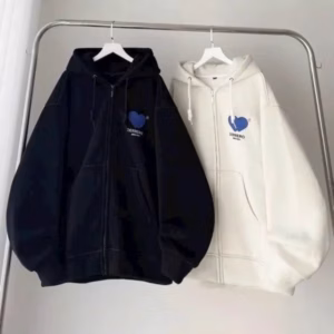 Áo Khoác Nỉ Nữ Khóa Kéo Cặp Đôi Họa Tiết Trái Tim Có Nón Chống Nắng -Htm Fashion