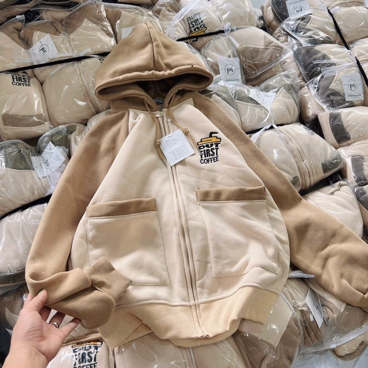 Áo Khoác Nỉ Croptop Nữ Có Nón Phối Khóa Kéo Logo Thêu Coffee Phối 2 Túi Hộp Như Hình -Htm Fashion