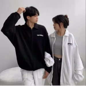 Áo Khoác Nỉ Cặp Đôi Nam Nữ Cổ Bẻ Phối Khóa Kéo In The Middle Chữ Nổi -Htm Fashion