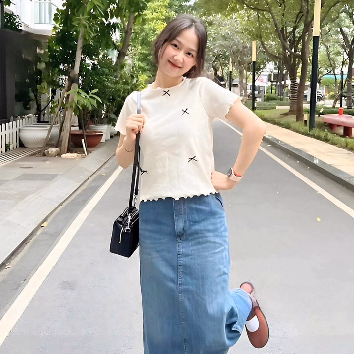 Áo Thun Brandy Coquette Tay Ngắn Cổ Tròn Cuốn Biên Bu32Y- Nana House