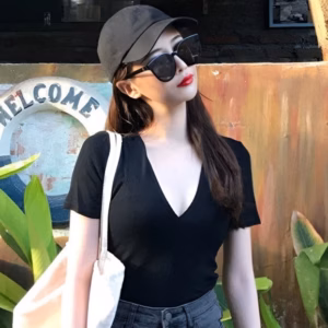 Áo Thun Tay Ngắn Cổ Khoét V Dáng Dài Nữ Trơn Ôm Body Ug378- Sam Store