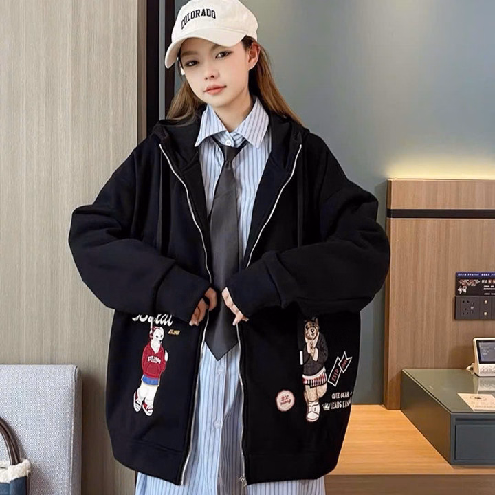 Áo Khoác Hoodie Nam Nữ Phối Khóa Kéo Thêu Chú Gấu Đá Bóng Form Rộng Có Nón -Htm Fashion - Ảnh 3