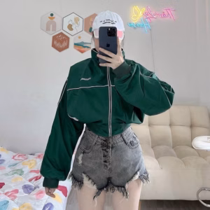 Áo Khoác Dù Nữ Cổ Đứng Không Nón Lửng Croptop Phối Viền Tay Họa Tiết Chữ Jamsserts -Htm Fashion