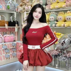 Set Áo Bẹt Vai Kèm Quần Bí Chạy Sọc Đính Logo - Lê Phương Boutique