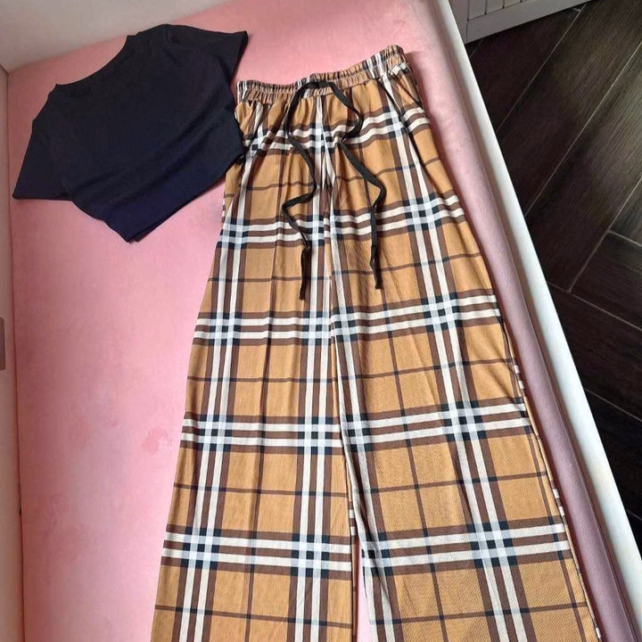 Set Bộ Quần Kẻ Caro Vàng + Kèm Áo Croptop Trơn Tăm Cọc Tay Dáng Ngắn - Ảnh 3