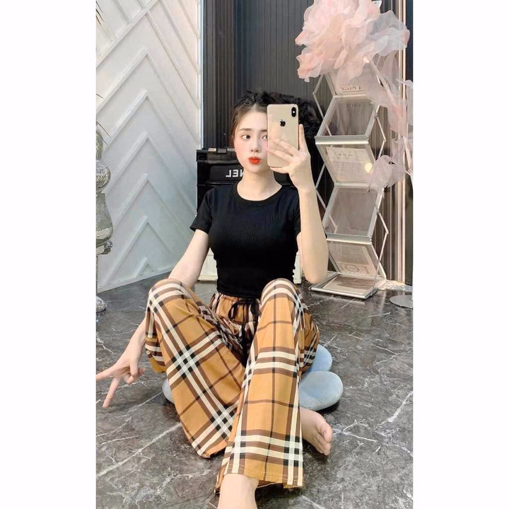 Set Bộ Quần Kẻ Caro Vàng + Kèm Áo Croptop Trơn Tăm Cọc Tay Dáng Ngắn - Ảnh 2