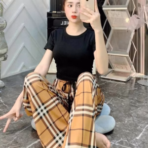 Set Bộ Quần Kẻ Caro Vàng + Kèm Áo Croptop Trơn Tăm Cọc Tay Dáng Ngắn