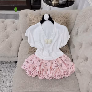 Set Áo Tim Đính Nơ Kèm Chân Váy Hoạ Tiết - Lê Phương Boutique