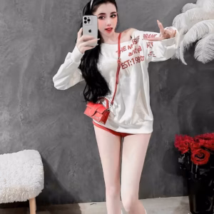 Set Áo Lệch Vai Form Rộng In Chữ Kèm Quần Sort - Lê Phương Boutique