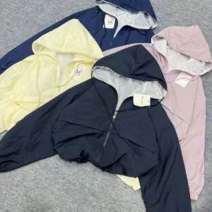 Áo Khoác Dù Trơn Nữ Croptop Thiết Kế Khóa Kéo Có Nón Chống Nắng -Htm Fashion