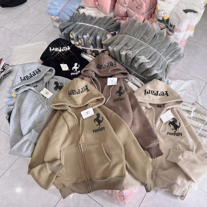 Áo Khoác Nỉ Nam Nữ Có Nón Họa Tiết In Ferrari - Htm Fashion - Ảnh 3