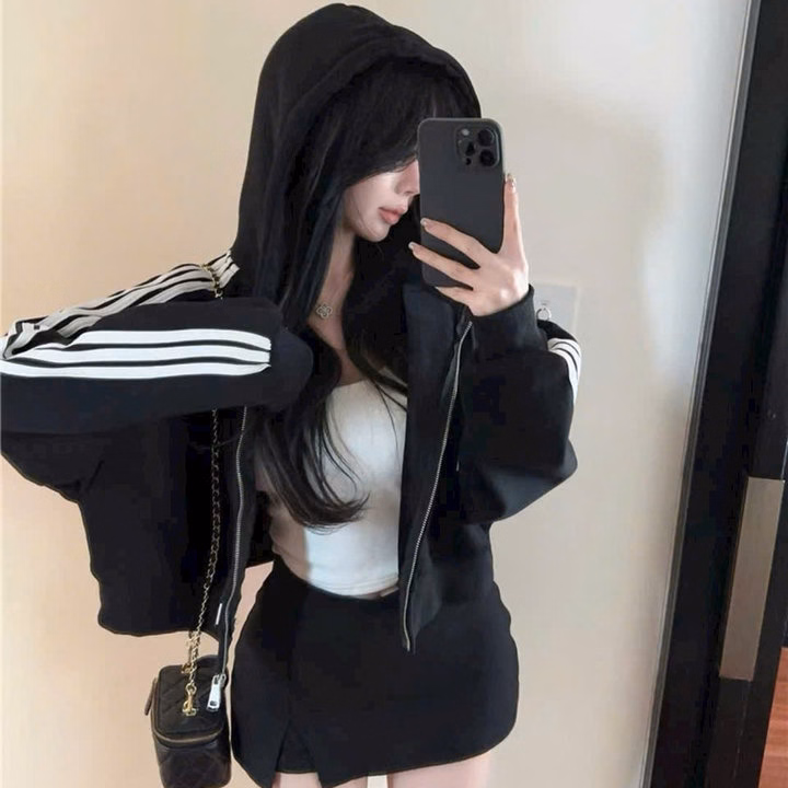 Áo Khoác Nỉ Croptop Nữ Thiết Kế Tay 3 Sọc Có Nón - Htm Fashion - Ảnh 4