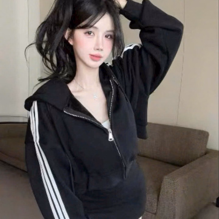 Áo Khoác Nỉ Croptop Nữ Thiết Kế Tay 3 Sọc Có Nón - Htm Fashion - Ảnh 2