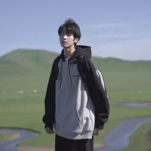 Áo Khoác Ráp Lăng Có Nón Thiết Kế Khóa Kéo In Chữ Misterhi2 - Htm Fashion