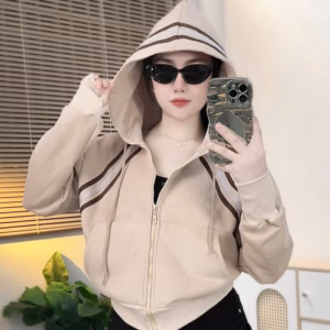 Áo Khoác Form Lửng Nữ Vải Nỉ Ngoại Phối Sọc Chéo Vai Mũ Rộng Tay Phồng Ut49 - Golden Dream