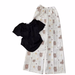 Sét Bộ Đồ Quần Ống Rộng Hoạt Hình Gấu Nâu + Mix Áo Croptop Trơn Tăm Lạnh