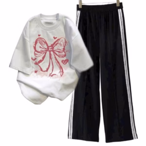 Sét Bộ Đồ Quần Viền Rót Ống Rộng+ Áo Phông In Nơ Hồng Loang Màu Trắng