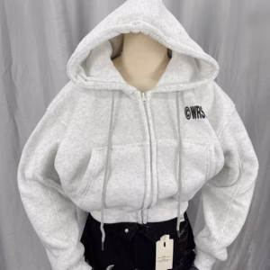 Áo Khoác Nỉ Nữ Croptop In Chữ Wrstbhvr Có Nón - Htm Fashion