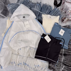 Áo Khoác Dù Nữ Croptop Phối Viền Xanh Có Nón Chống Nắng - Htm Fashion