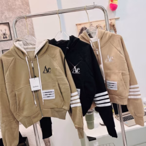 Áo Khoác Nỉ Croptop Dáng Lửng Thêu Ac Có Nón Chống Nắng - Htm Fashion