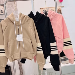 Áo Khoác Nỉ Nữ Croptop Có Nón Thiết Kế 3 Sọc Ngang Ở Tay - Htm Fashion