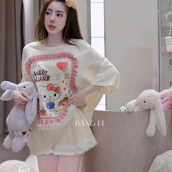 Set Đồ Bộ Nữ Áo Cổ Tròn Phối Bèo In Chữ Kitty + Quần Đùi Chất Vải Tăm Lạnh Siêu Xinh - Tp75 - Ảnh 3