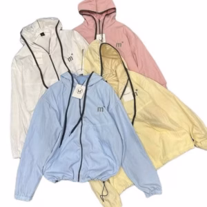 Áo Khoác Dù Nhăn Nữ 2 Lớp Thêu Chữ M Mềm Mát Phối Dây Rút Lai Tp80 - Golden Dream