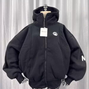 Áo Khoác Nỉ Có Nón Thêu Chữ M Thiết Kế Cổ Áo Cao Che Mặt Chống Nắng Tốt - Htm Fashion