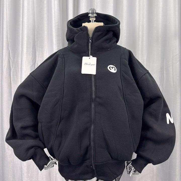 Áo Khoác Nỉ Có Nón Thêu Chữ M Thiết Kế Cổ Áo Cao Che Mặt Chống Nắng Tốt - Htm Fashion