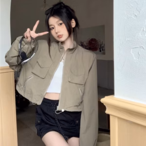 Áo Khoác Dù Nữ Gió Nhăn Croptop Thiết Kế 2 Túi Hộp Ở Ngực - Htm Fashion