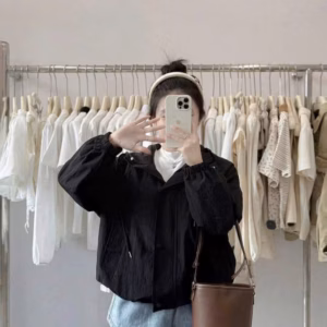 Áo Khoác Dù Gió Nhăn Có Nón To Thiết Kế Nút Bấm 2 Bên Có Túi - Htm Fashion