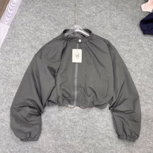 Áo Khoác Dù Nữ Form Lửng Dây Rút Lai Phối Cúc Bấm Cổ Không Nón Tp100