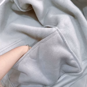 Áo Khoác Hoodie Nỉ Croptop Nữ Dáng Lửng Có Túi Trong In Chữ B Ở Nón Và Ngực - Htm Fashion