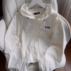 Áo Khoác Dù Gió Nhăn 2 Lớp Có Nón In Chữ Miu - Htm Fashion