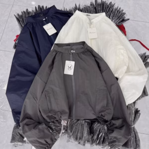 Áo Khoác Dù Gió 2 Lớp Croptop Nữ Thiết Kế Khóa Kéo Cổ Có Nút Bấm - Htm Fashion