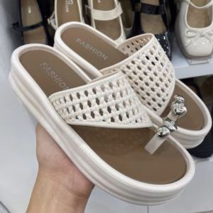 Giày Mưa - Dép Đi Mưa Xỏ Ngón Đan Rọ Khuy Xinh Xắn Qccc 7721