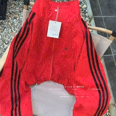 Áo Khoác Gió Dáng Croptop Phối 3 Sọc Ở Tay Cá Tính Thời Trang-Chipxinhxk - Ảnh 2