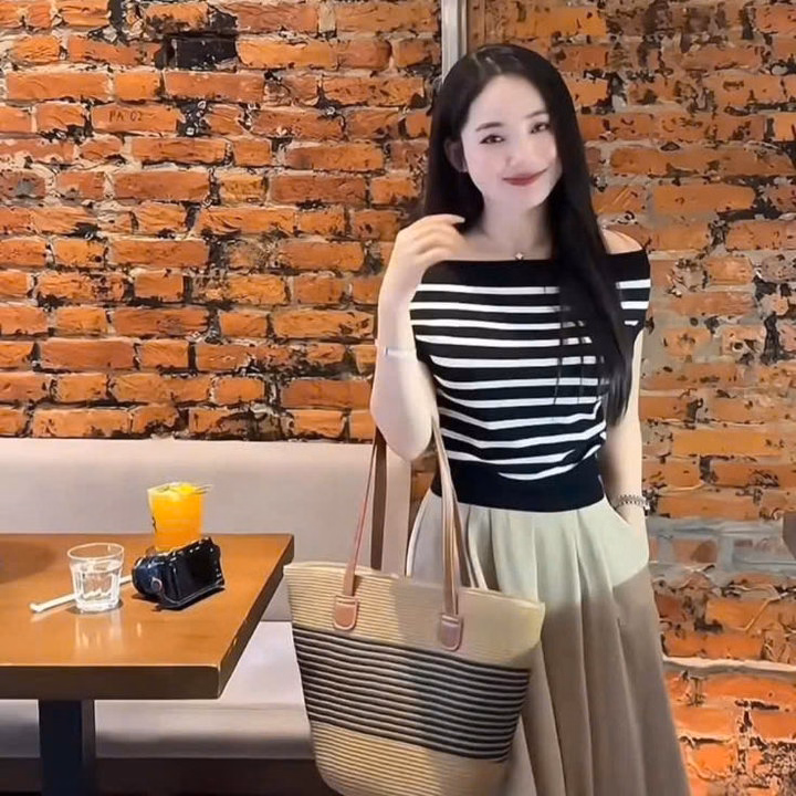 Áo Len Trễ Vai Hoạ Tiết Kẻ Ngang Mẫu Mới Thời Trang Dành Cho Bạn Nữ-Chipxinhxk