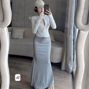 Set Váy Áo Thun Tăm Lạnh Tay Dài Nút Trụ Tb94Ms